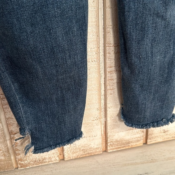 Distressed jeans - Picture 7 of 7